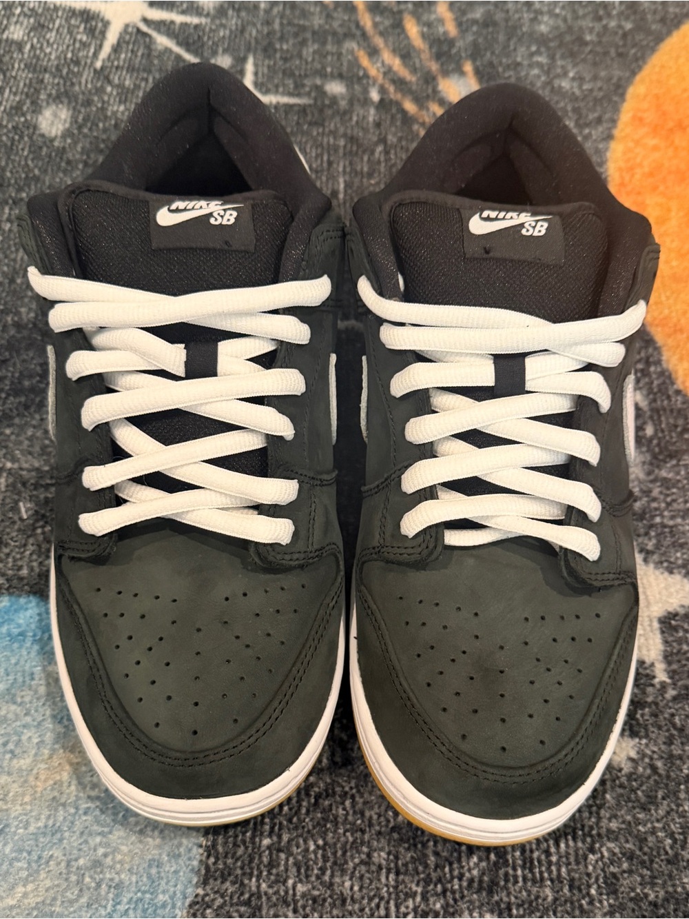 Nike SB Dunk Low Pro Black Gum Sneakers Mens 10.5 VNDS.